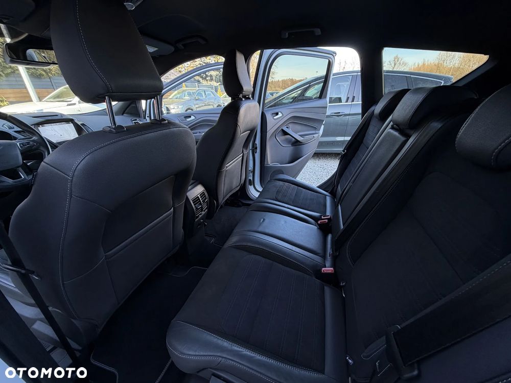 Ford Kuga 2.0 TDCi 2x4 ST-Line - 21