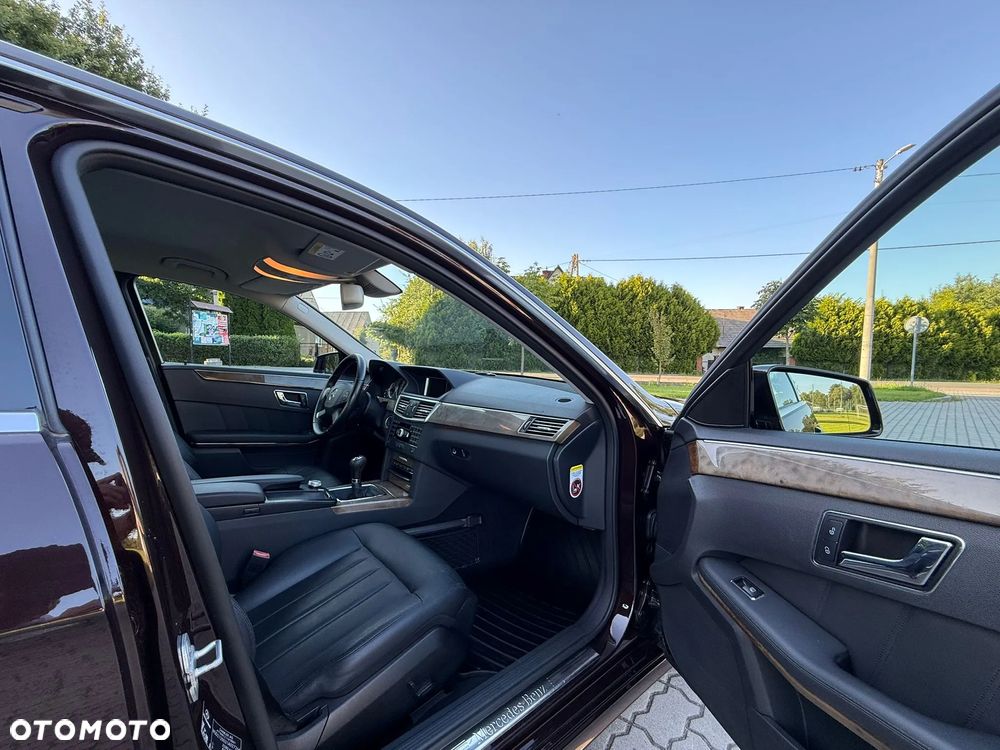 Mercedes-Benz Klasa E 250 CDI BlueEff Elegance - 24
