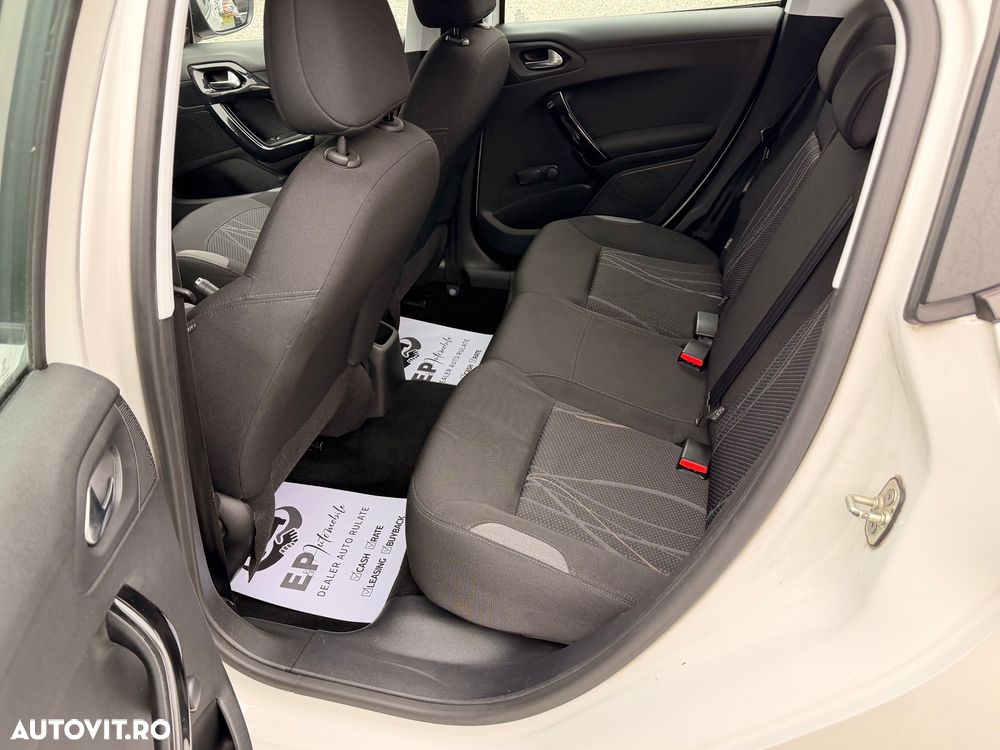 Peugeot 208 PureTech 82 Start & Stop Style - 8