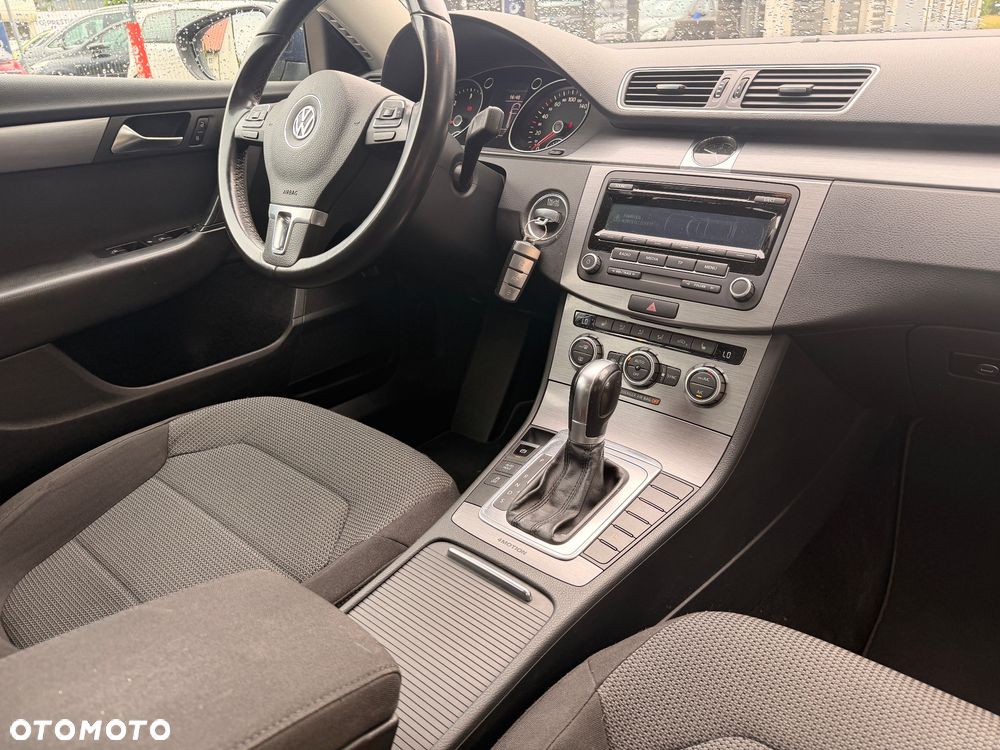 Volkswagen Passat 2.0 TDI 4Mot Highline DSG - 19