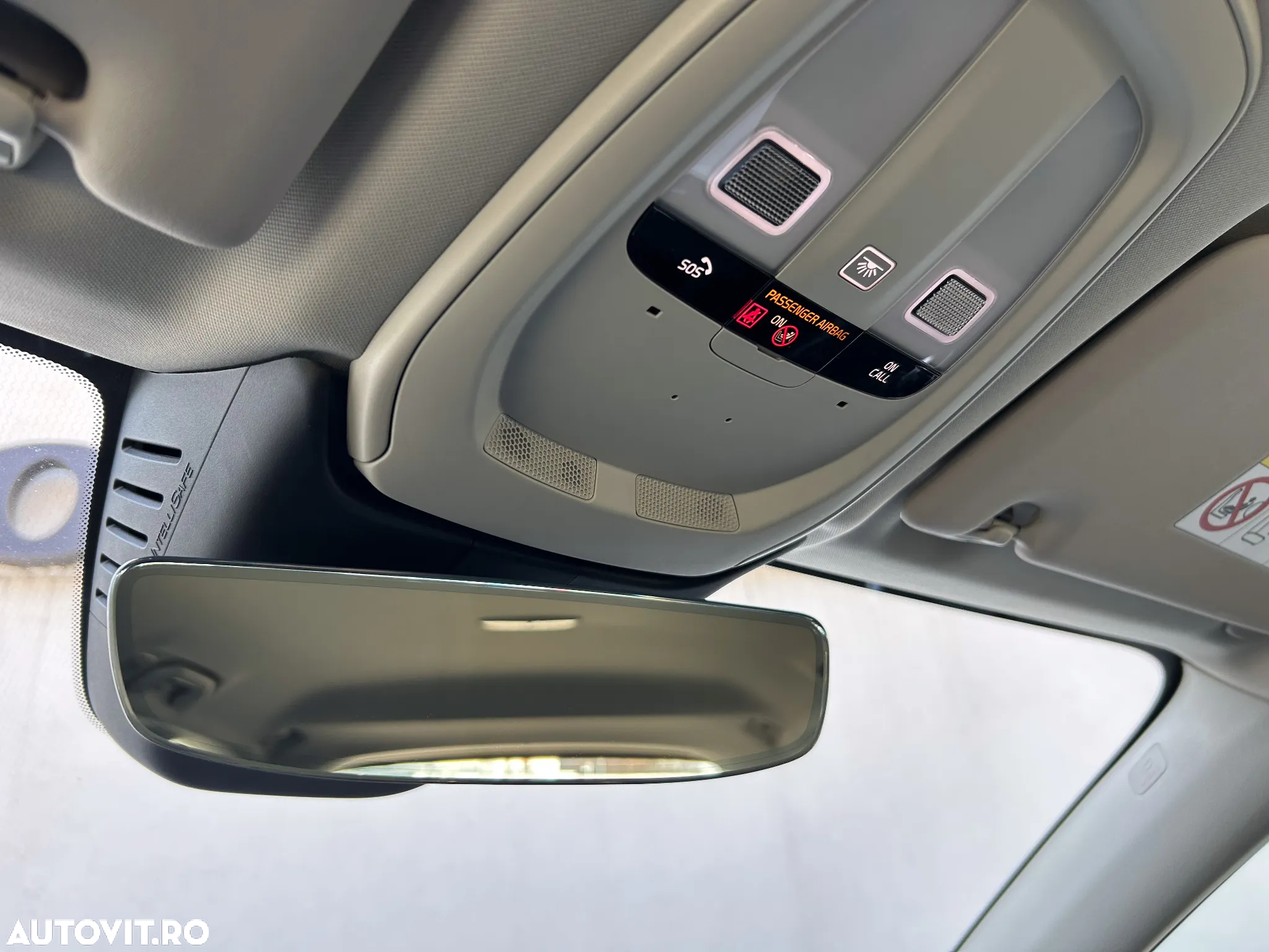 Volvo XC 60 B5 MHEV AT8 AWD Momentum Pro - 38