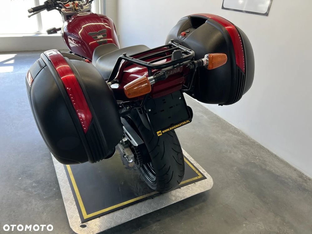 Yamaha XJR - 18