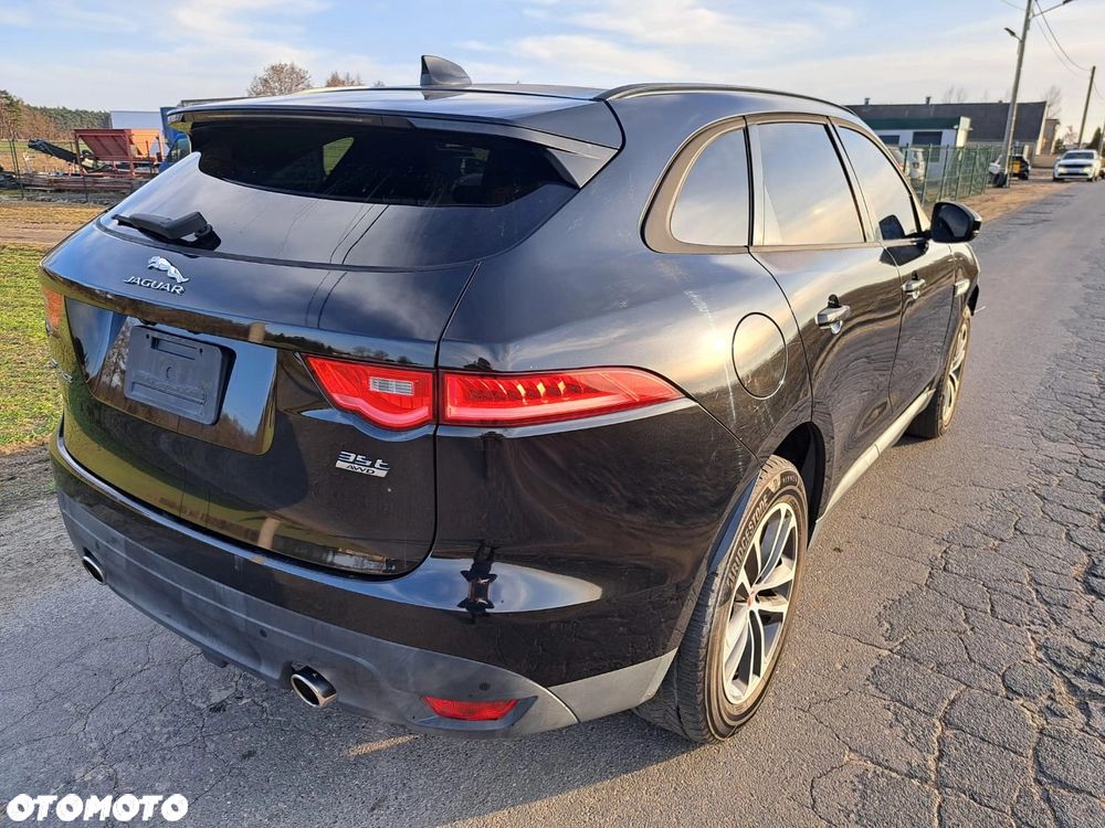 Jaguar F-Pace - 10