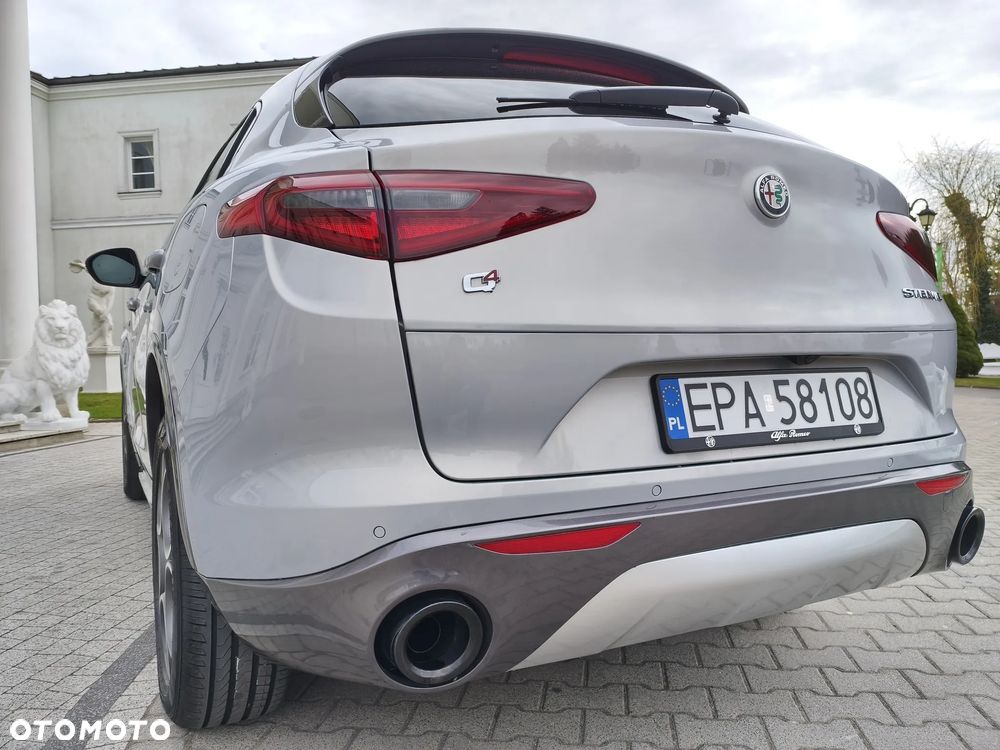 Alfa Romeo Stelvio 2.0 Turbo 16V AT8-Q4 Ti - 19