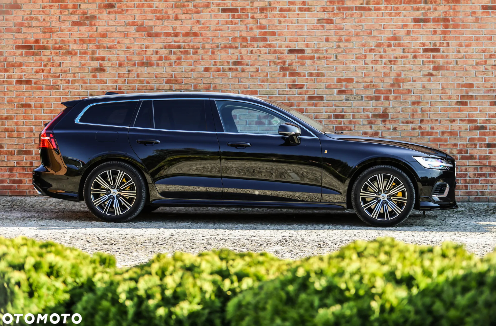 Volvo V60 T6 AWD Plug-In Hybrid Inscription - 2