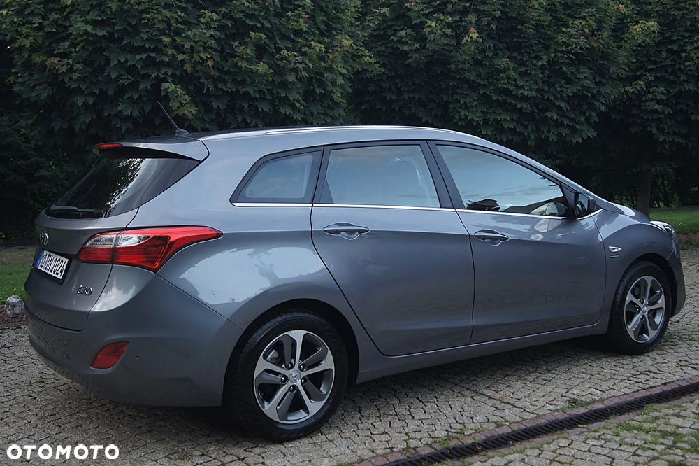 Hyundai i30 blue Kombi 1.4 YES Silver - 7