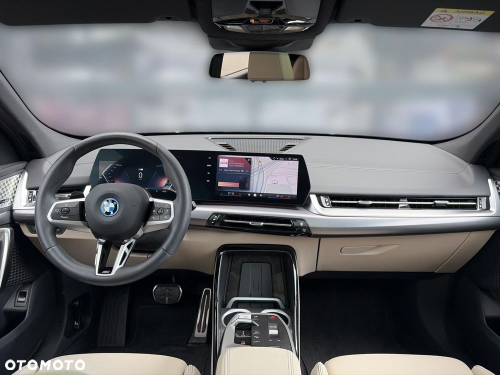 BMW iX2 - 6