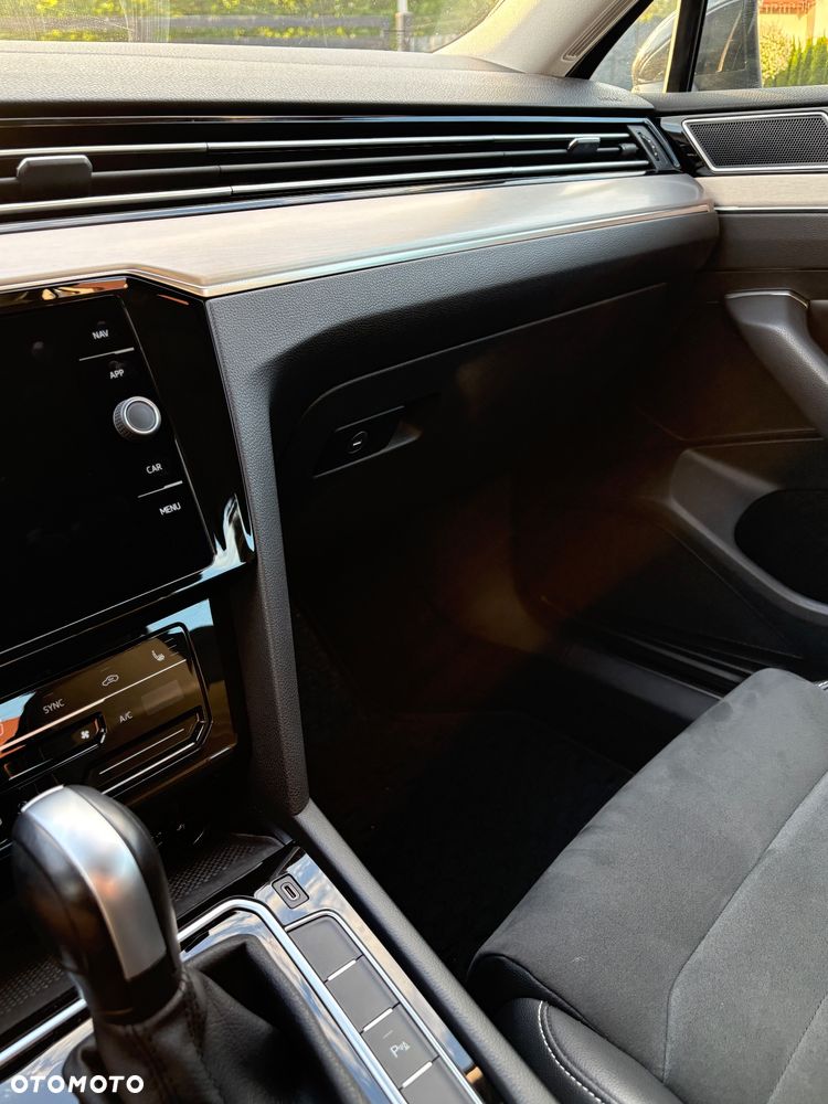 Volkswagen Passat 2.0 TSI Elegance DSG - 23