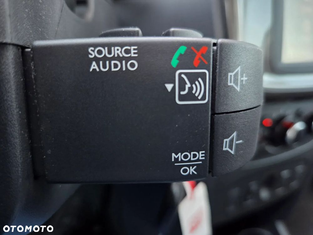 Dacia Logan TCe 90 (S&S) Stepway - 32