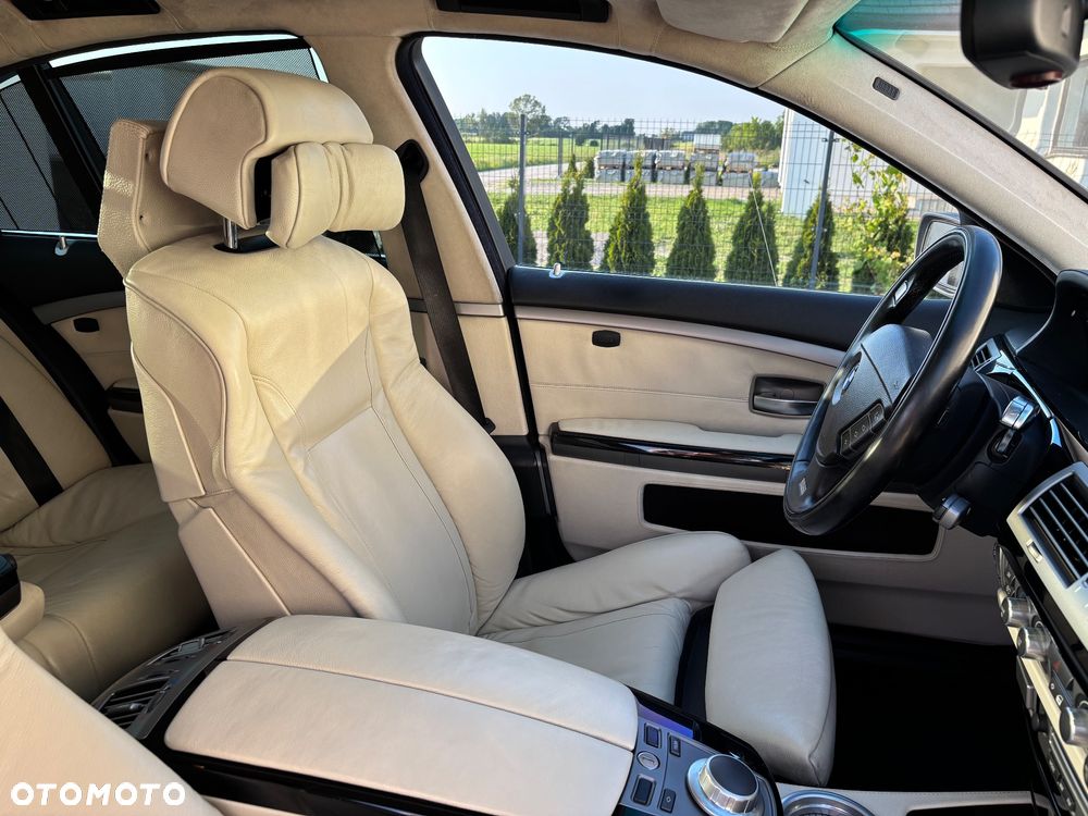 BMW Seria 7 745d - 29