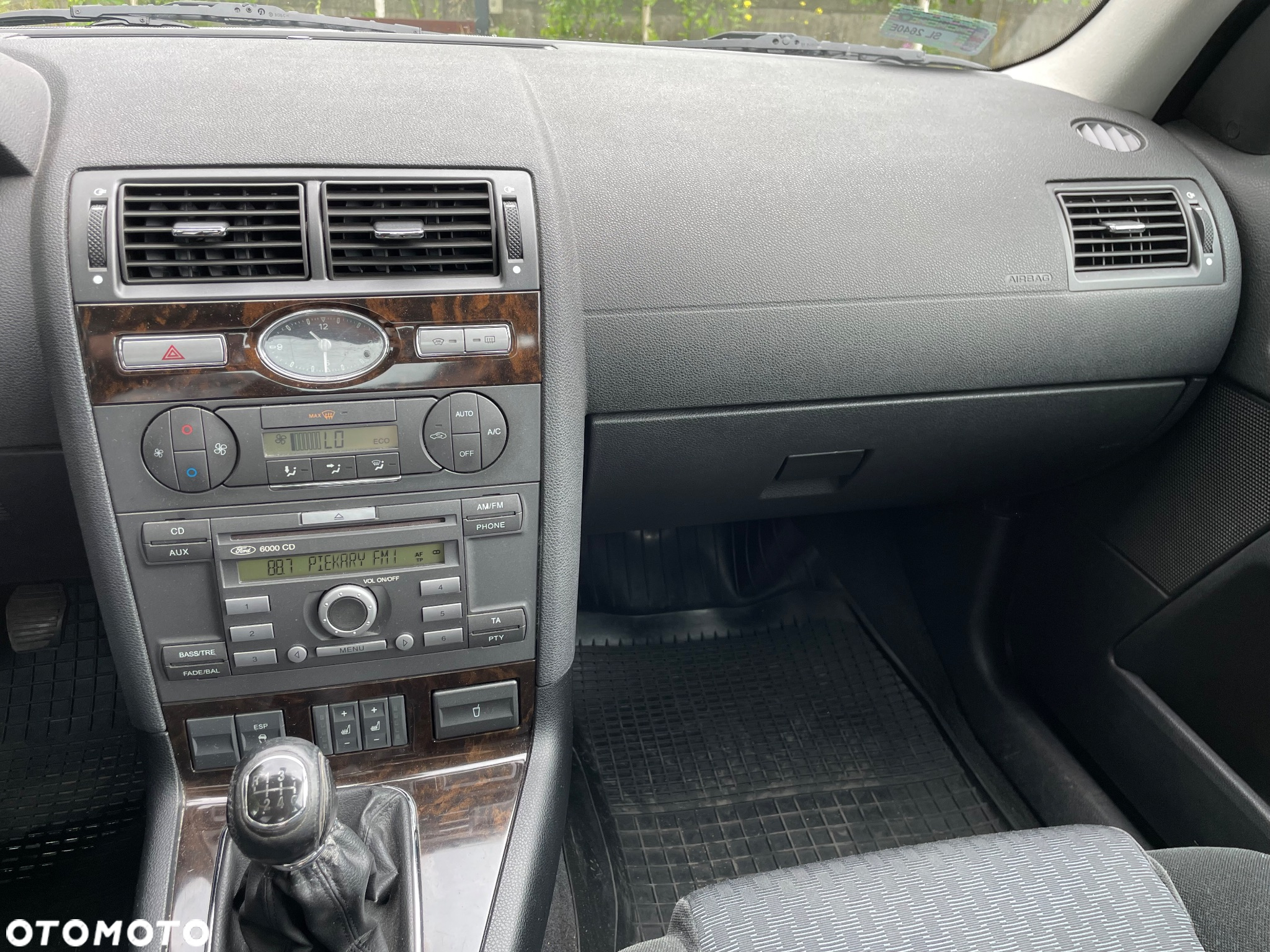 Ford Mondeo 1.8 Ghia - 21