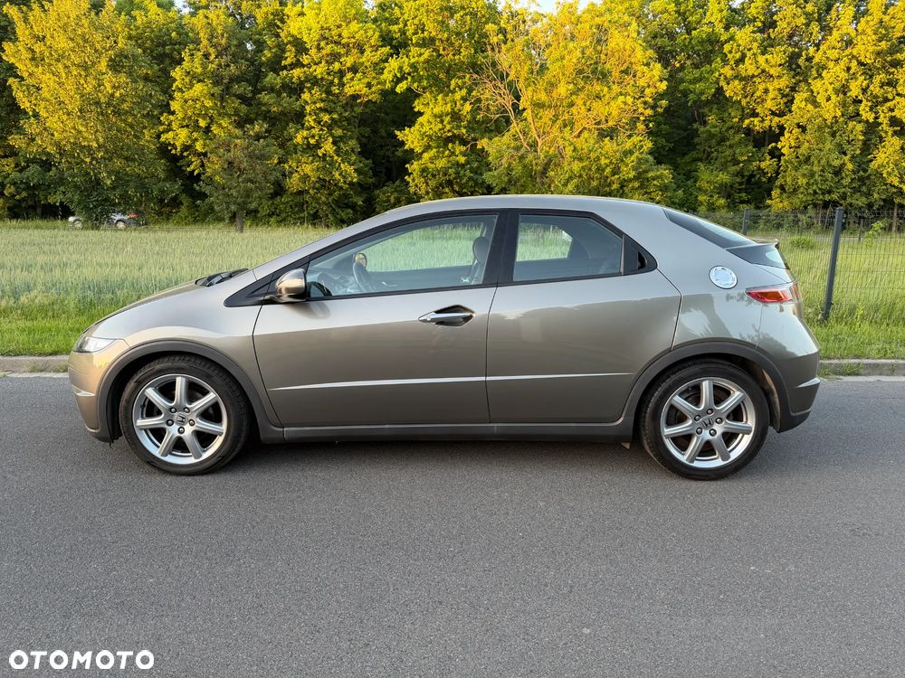 Honda Civic 1.8i-VTEC 50 Jahre Edition - 9