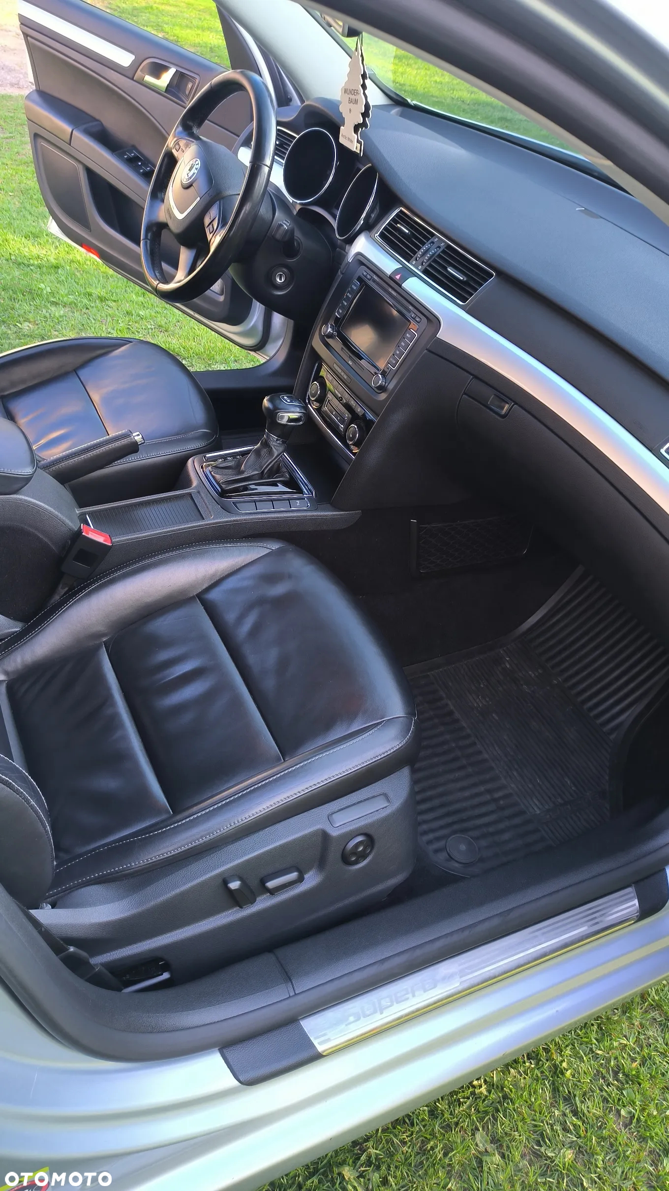 Skoda Superb 2.0 TDI Elegance DSG - 11