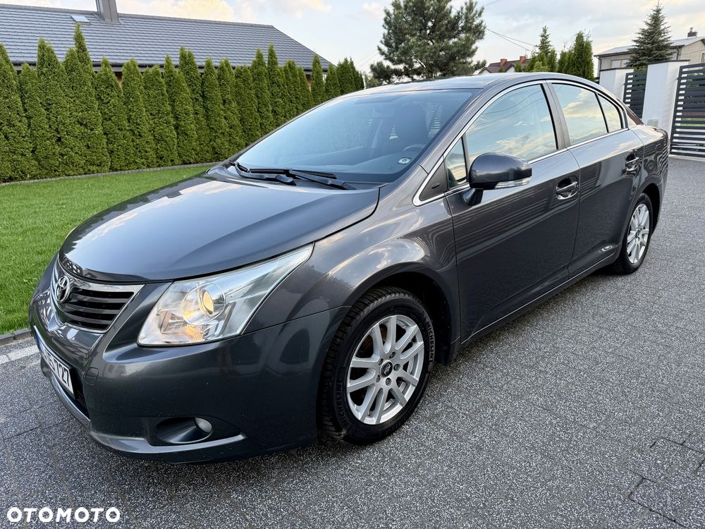 Toyota Avensis 1.8 Comfort - 1
