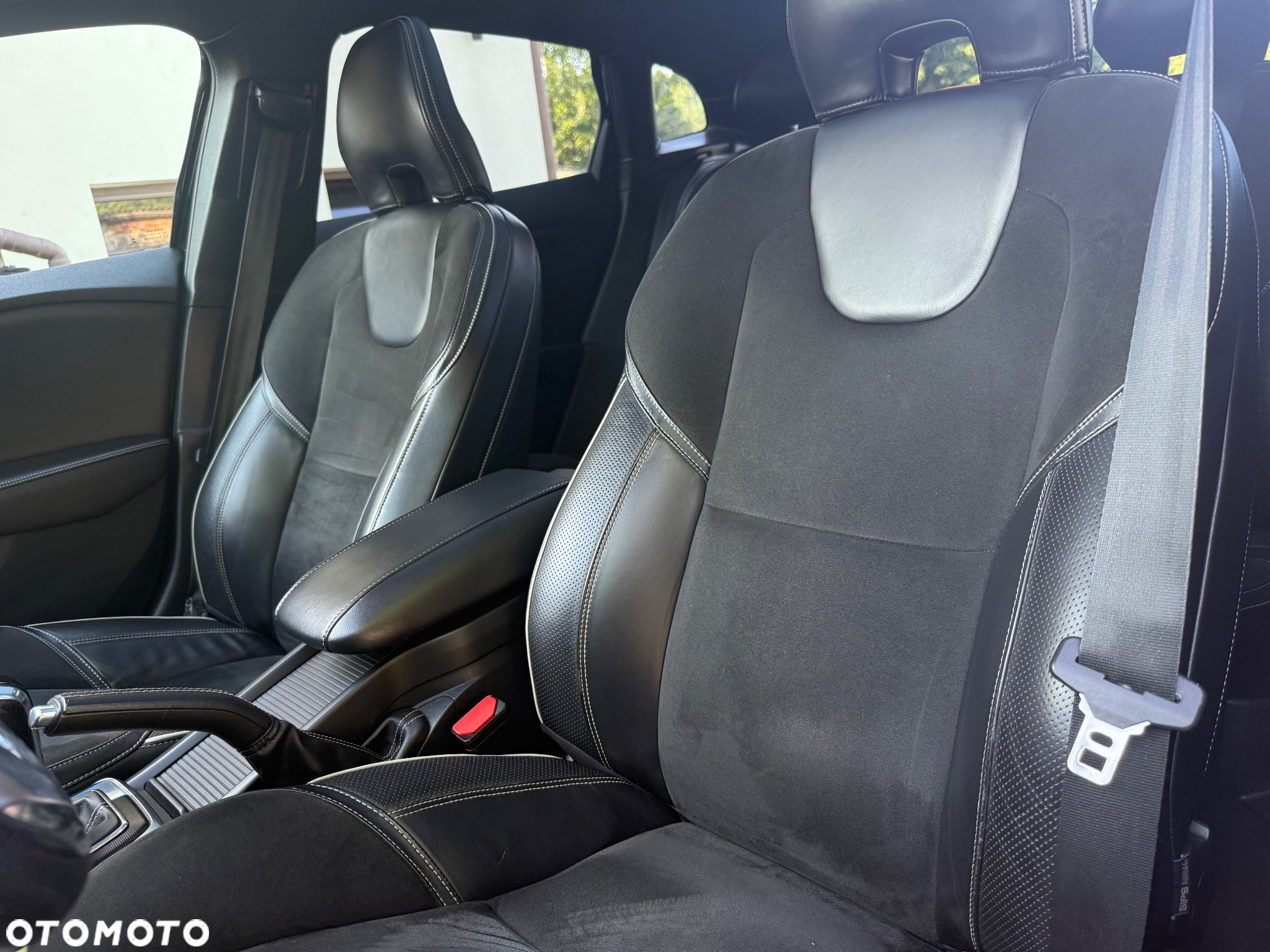 Volvo V40 - 24