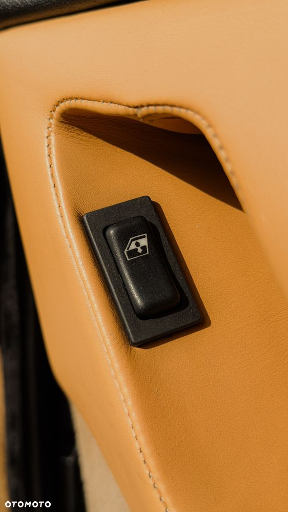 Ferrari Mondial - 30