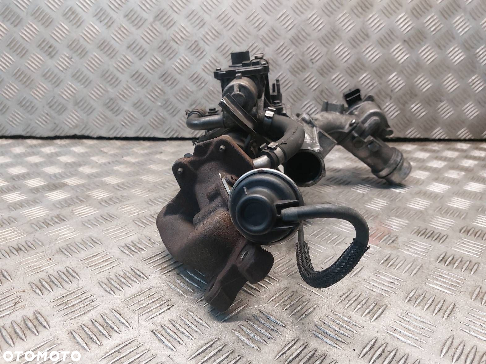 PRZEPUSTNICA EGR CHŁODNICZKA DACIA SANDERO I 1.5 DCI 8200614985 - 10