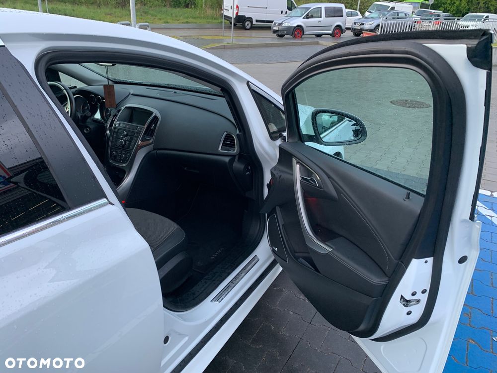 Opel Astra 1.6 Turbo - 14