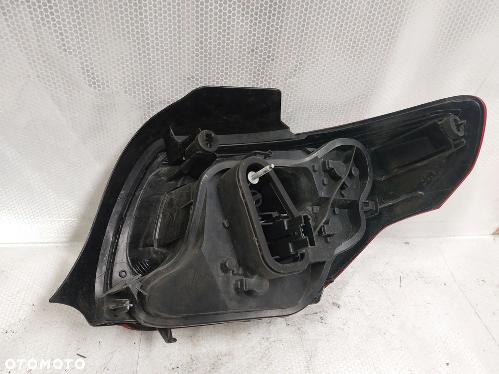 .  LAMPA TYL TYLNA LEWA CITROEN DS3 - 6