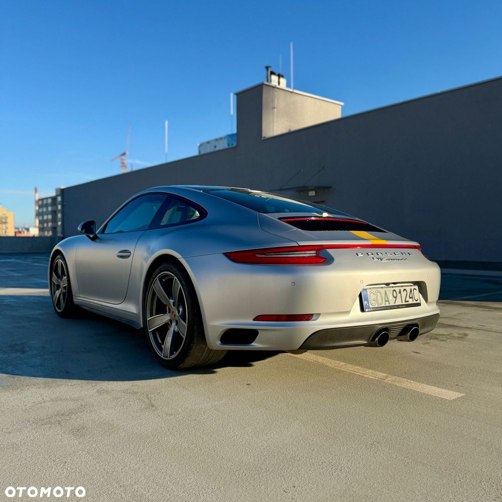 Porsche 911 Carrera 4S - 4