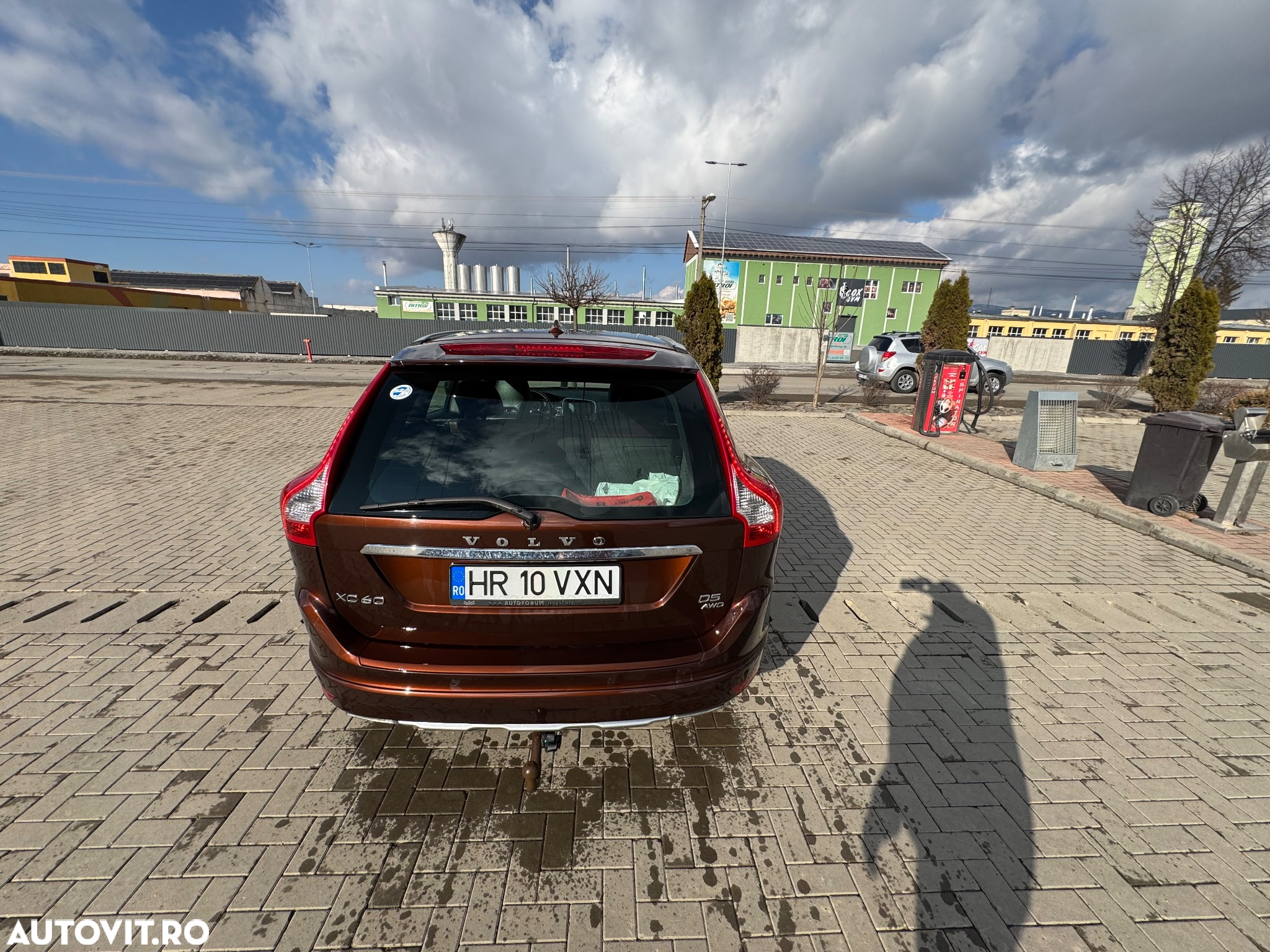 Volvo XC 60 D5 AWD Aut. Momentum - 4