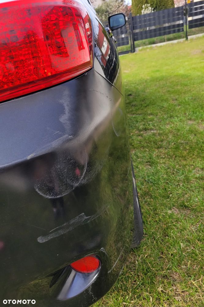 Toyota Auris 1.4 D-4D - 5