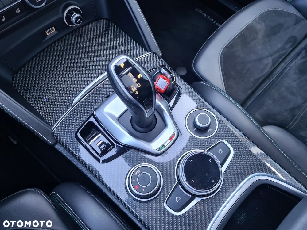 Alfa Romeo Stelvio 2.9 V6 Bi-Turbo Quadrifoglio Q4 - 26
