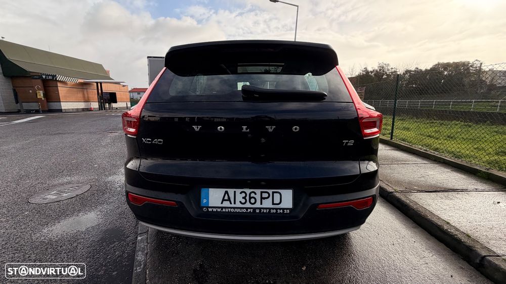 Volvo XC 40 1.5 T2 Momentum Plus - 2