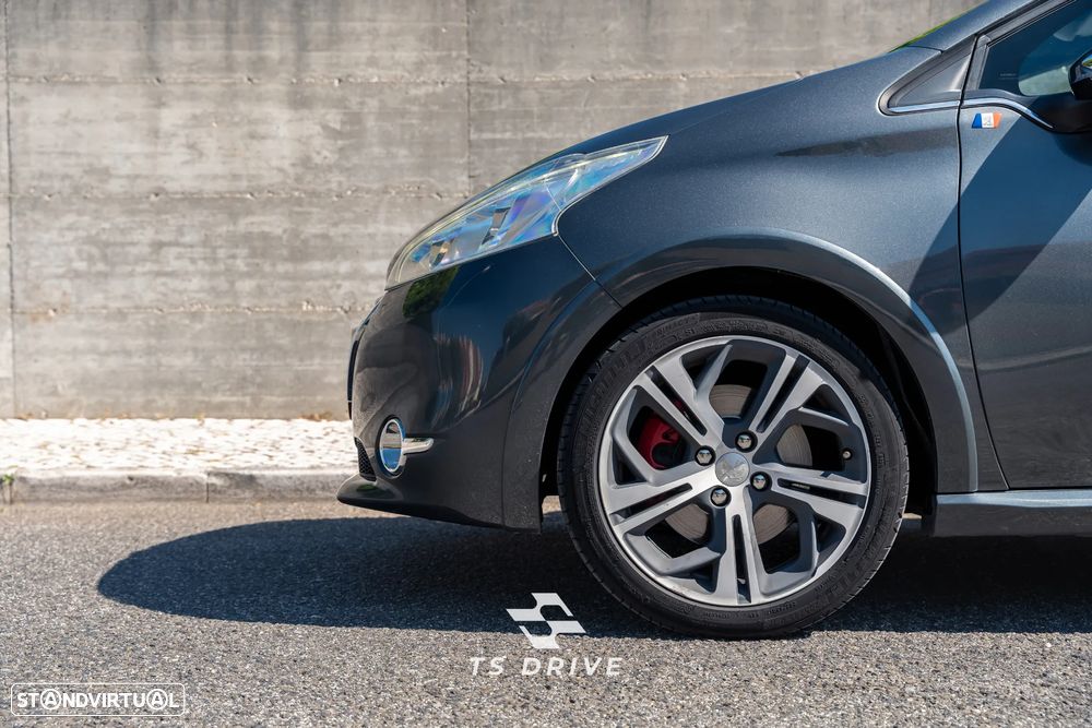 Peugeot 208 1.6 THP GTi - 12