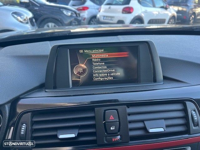 BMW 320 d Line Sport - 13