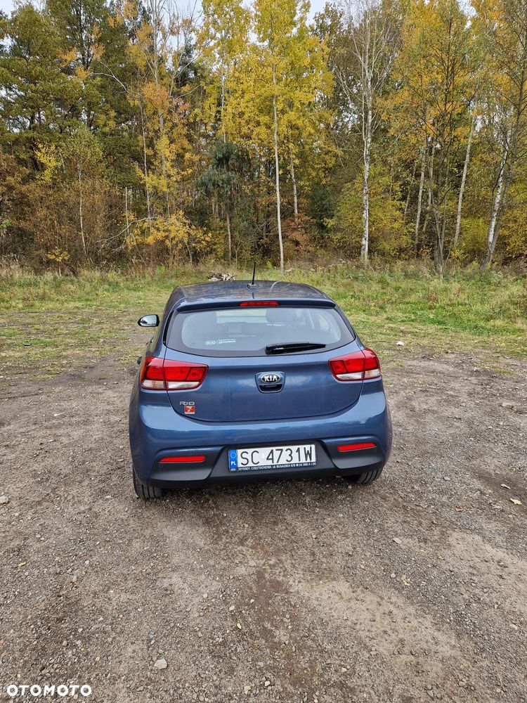 Kia Rio - 8