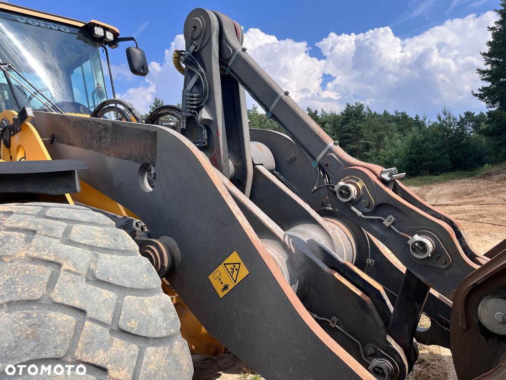 Volvo L220H - 14