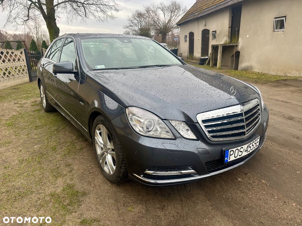 Mercedes-Benz Klasa E 300 CDI DPF BlueEFFICIENCY 7G-TRONIC Avantgarde - 2