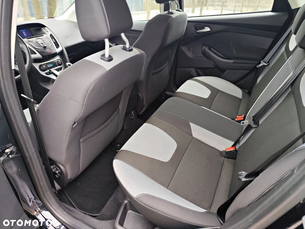 Ford Focus 1.6 TDCi DPF Champions Edition - 6