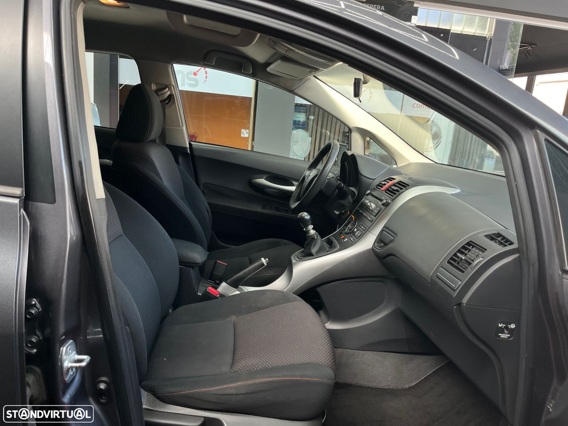 Toyota Auris 1.4 D-4D Exclusive - 9