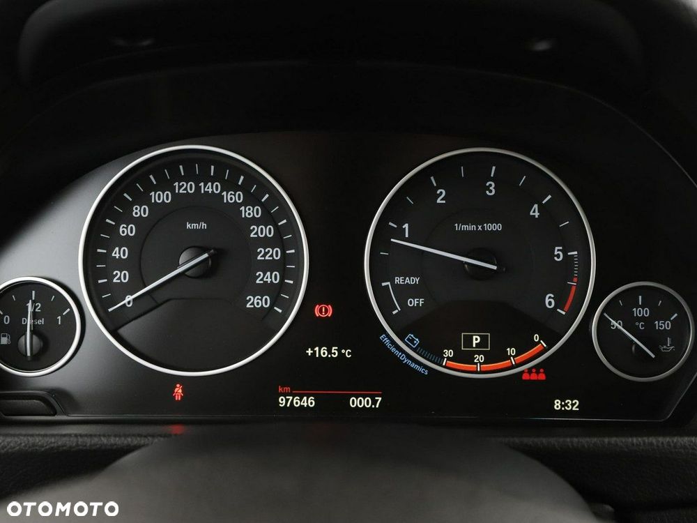 BMW Seria 3 318d Advantage - 23