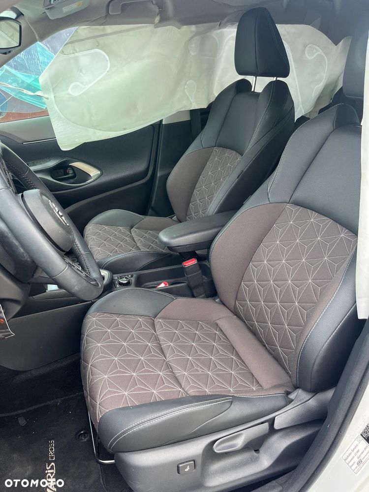 Toyota Yaris Cross Hybrid 1.5 Executive AWD - 10
