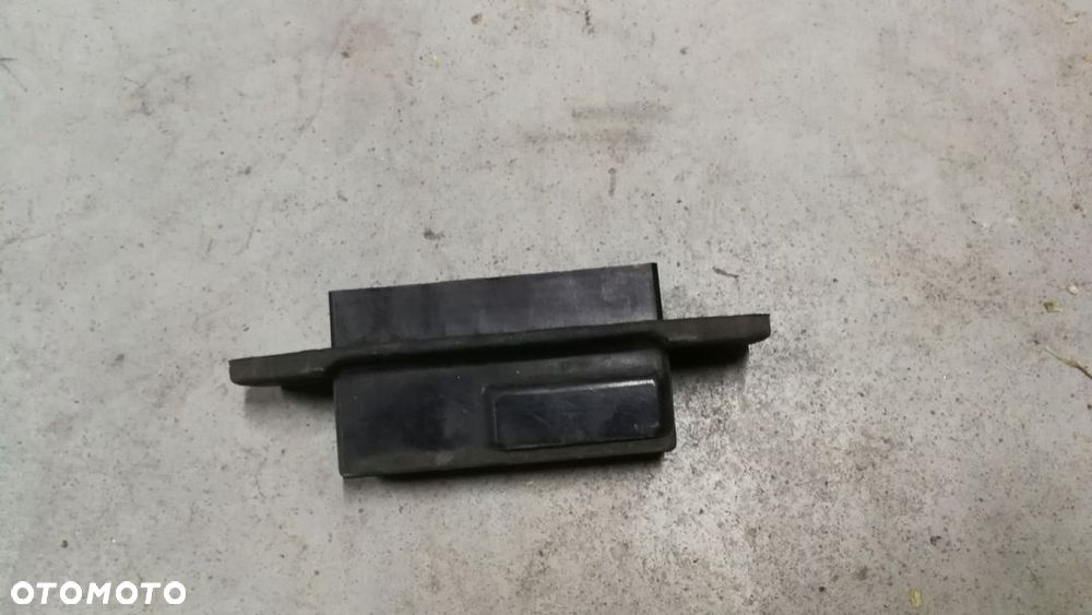 Przycisk klamka klapy tył Avensis t27 t29 09-
