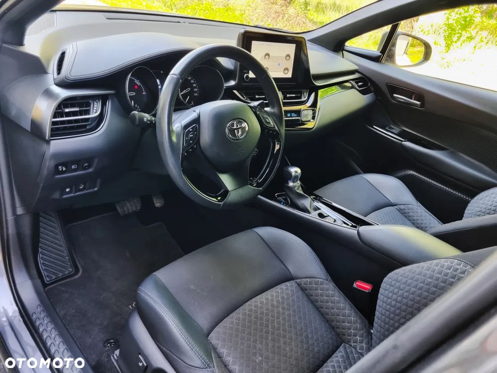 Toyota C-HR - 21