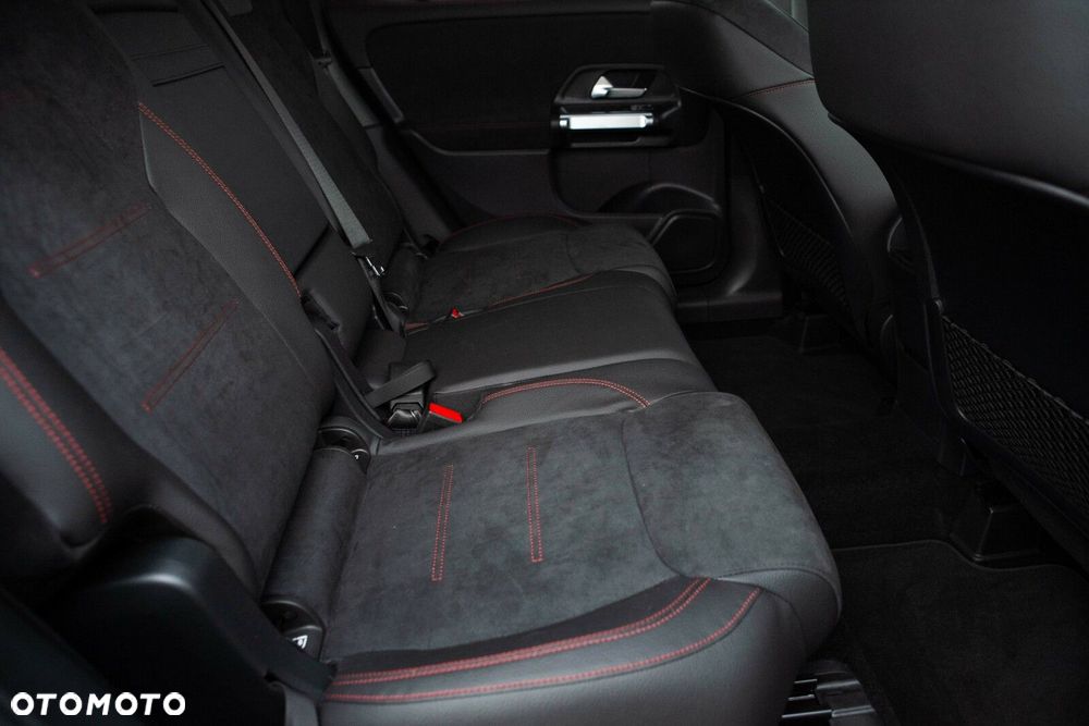 Mercedes-Benz GLB - 31