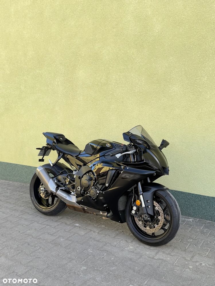 Yamaha R1 - 2
