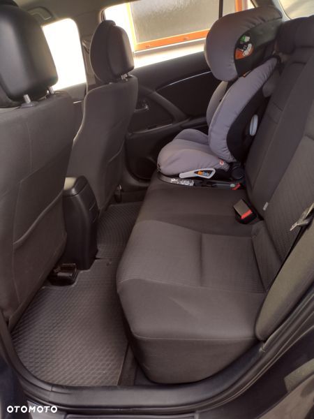 Toyota Avensis 1.8 Sol - 6