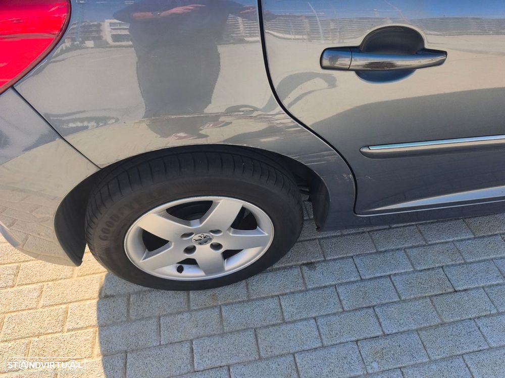 Peugeot 207 1.4 VTi Sportium - 18