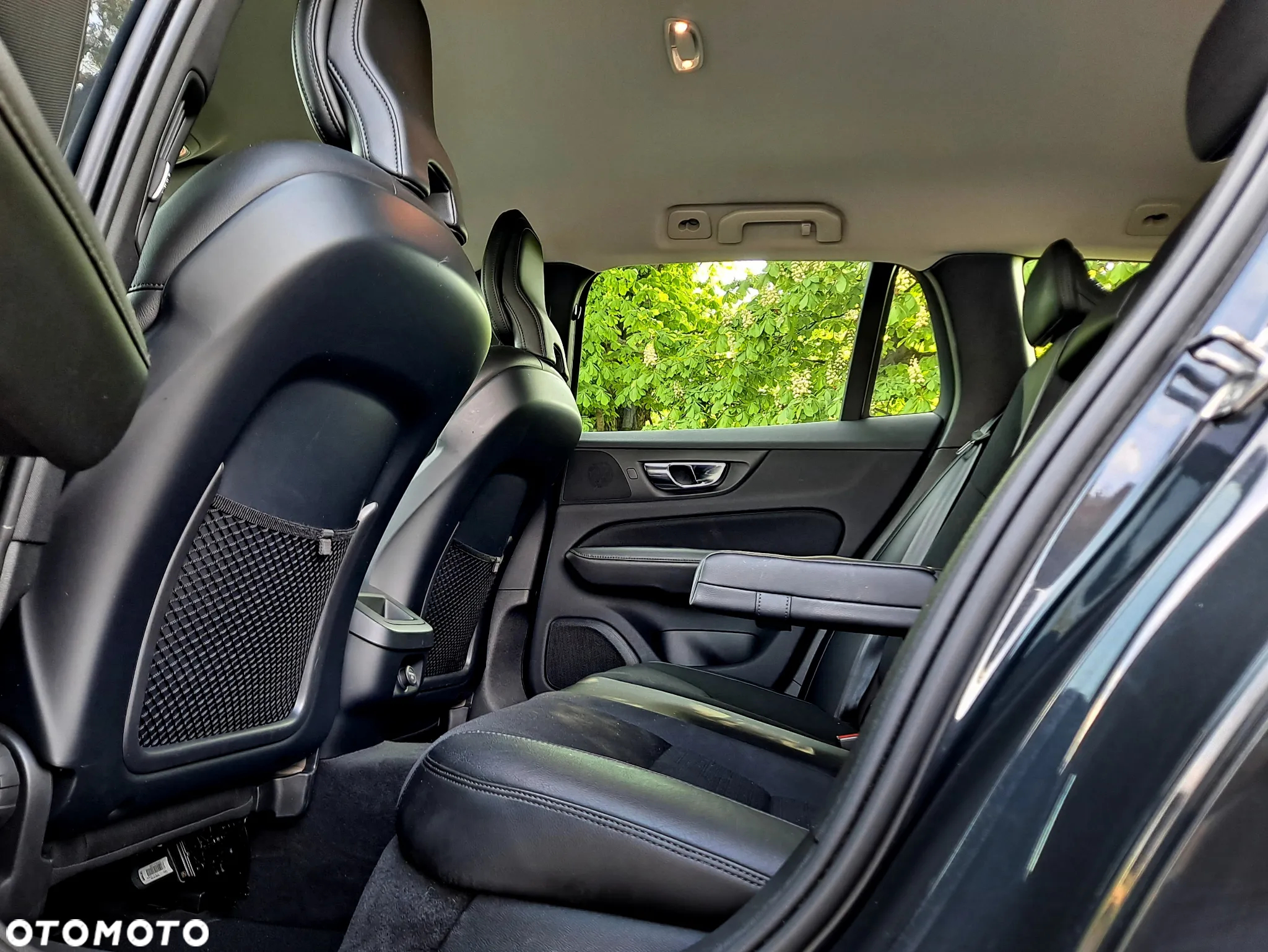 Volvo V60 T4 Geartronic Momentum Pro - 28