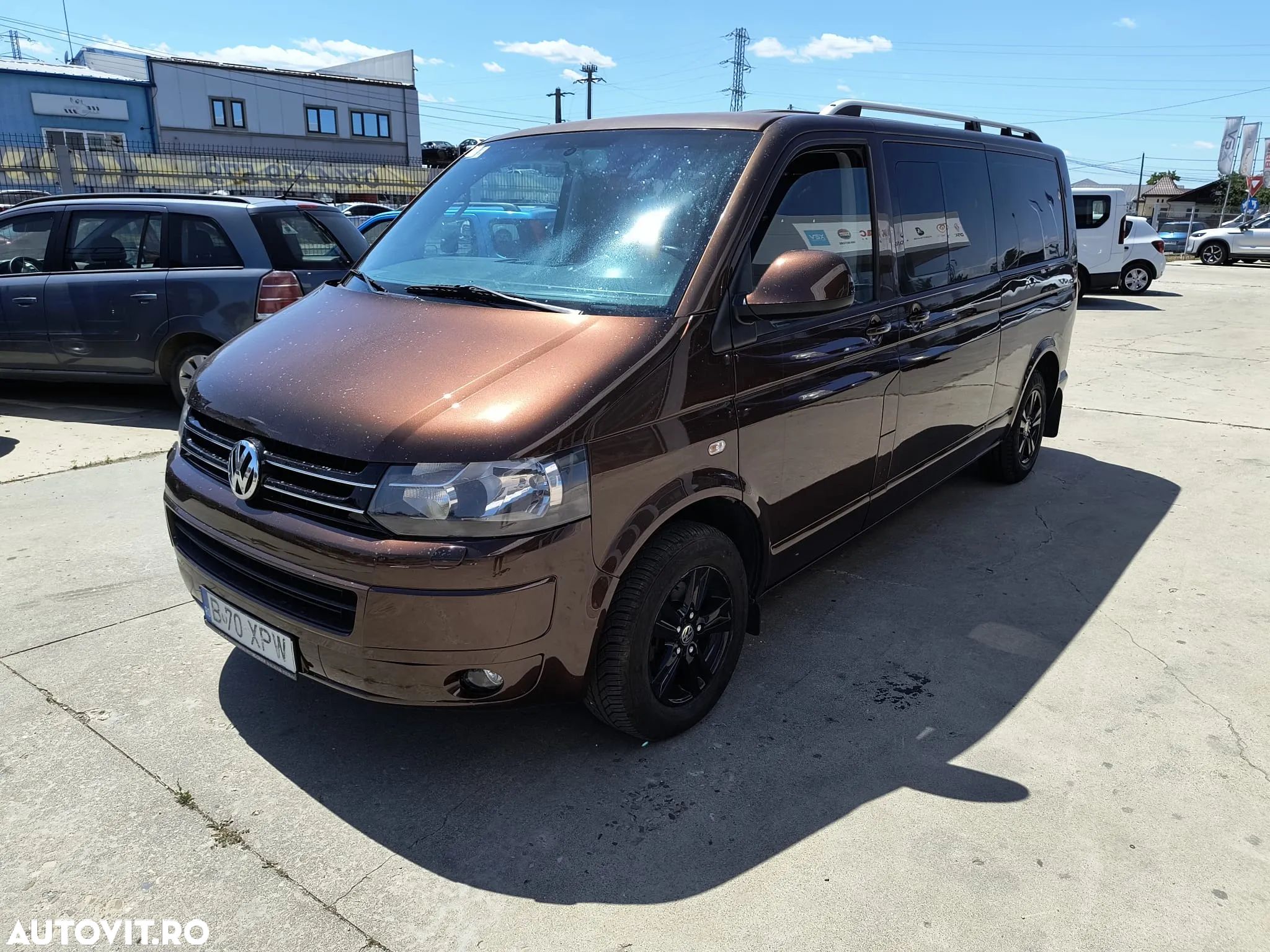 Volkswagen Caravelle - 1