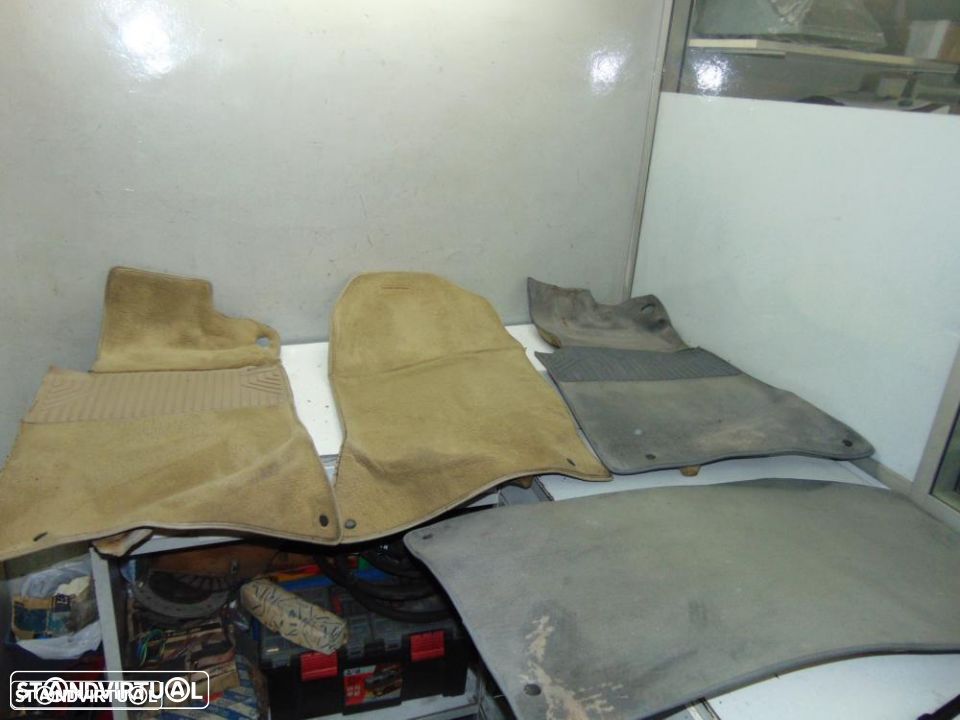 Mercedes W124 300D tapetes