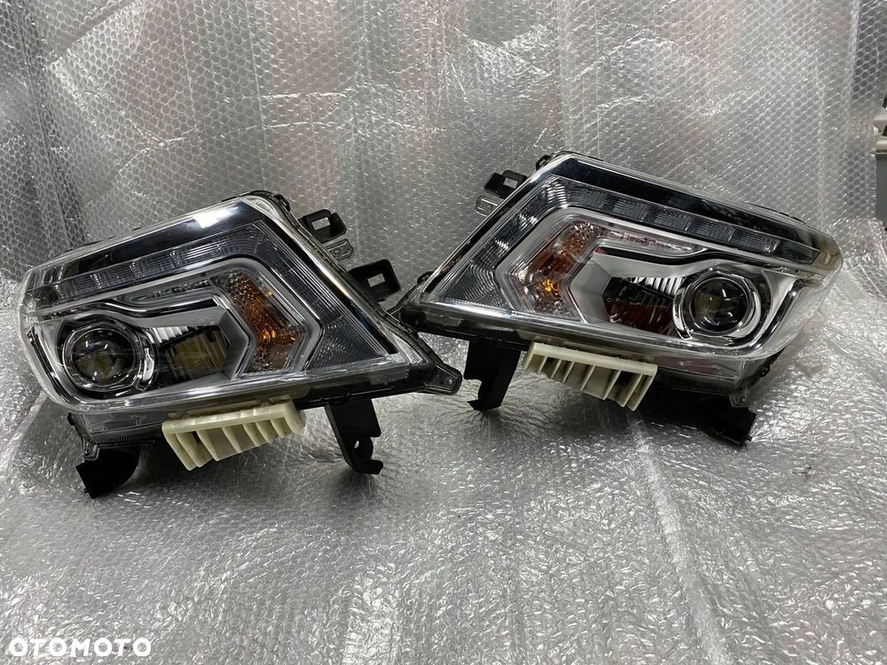 LAMPY PRZÓD NISSAN NAVARA D23 FULL LED XENON NP300 - 1