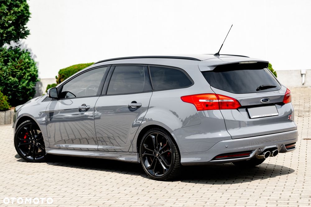 Ford Focus 2.0 TDCi ST - 10