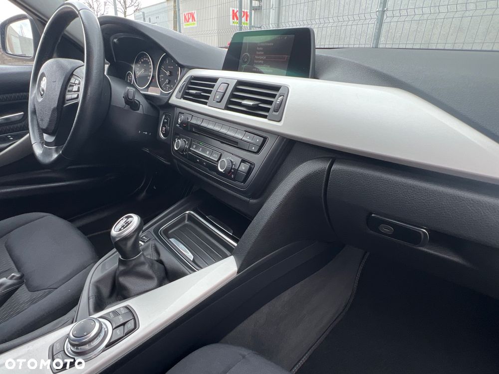 BMW Seria 3 - 17