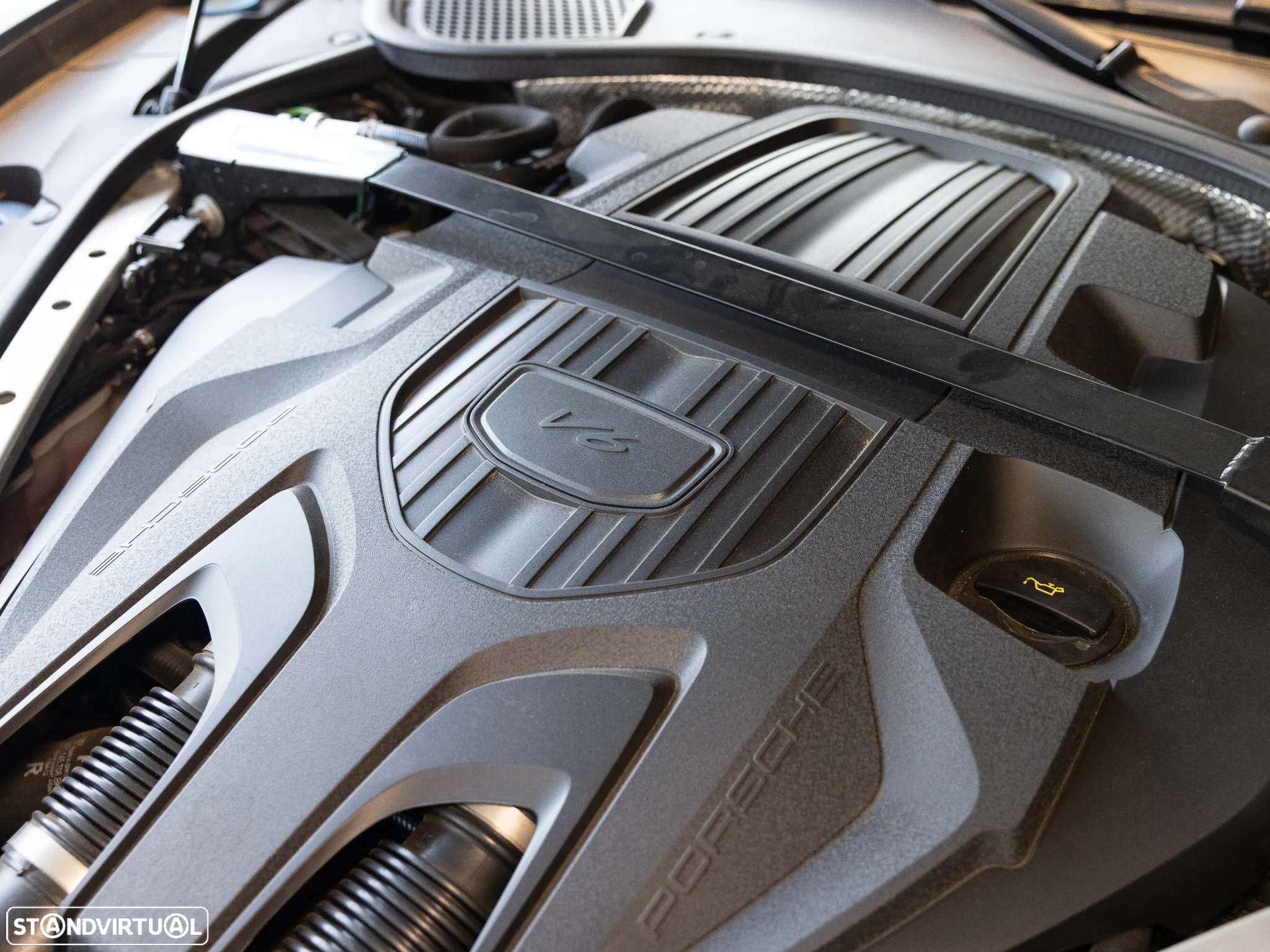 Porsche Panamera 4 E-Hybrid Platinum Edition - 17